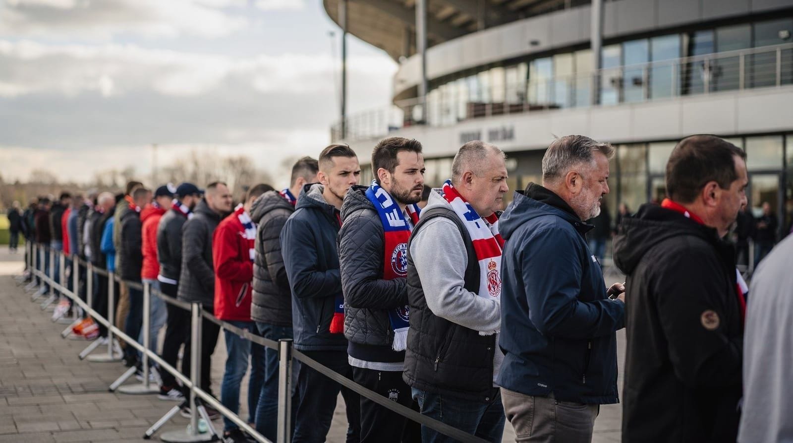 Wann Fußballtickets für Manchester buchen (und was sie wirklich kosten)